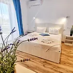 Guest house Casa Cochilia - Gradina Si Terasa - Private 3*