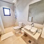 Guest house Casa Cochilia - Gradina Si Terasa - Private Tuzla